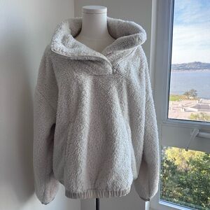 Athleta Tugga Cream Sherpa Jacket Fleece Pullover L Large Teddy Cozy